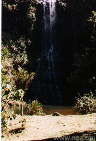 Karekare Beach - Karekare Falls